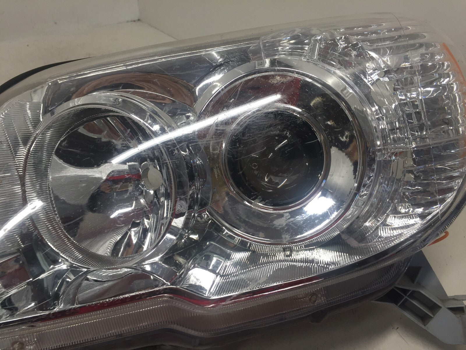 Headlight Damaged Driver Left LH Toyota 4Runner Limited/SR5 06-09 CAPA