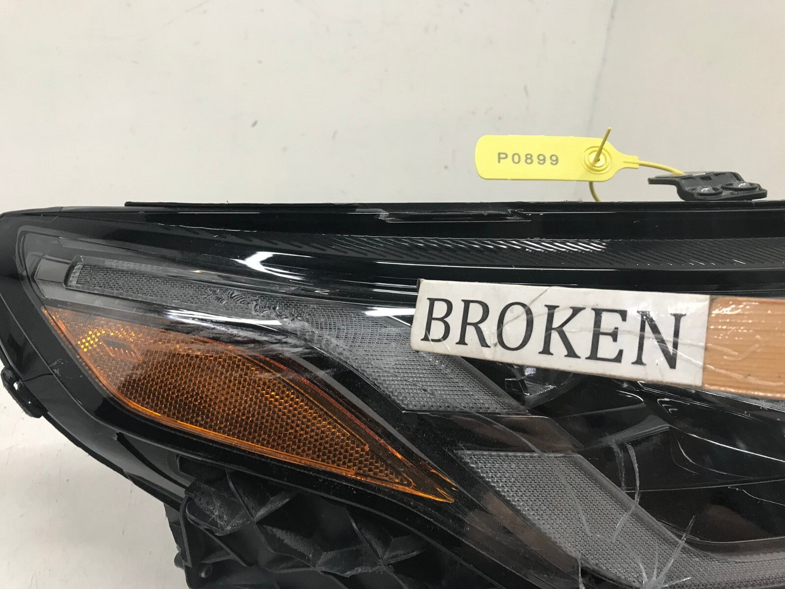 Headlight Right passenger RH 20-2023 Range Rover Discovery Sport PARTS ONLY OEM