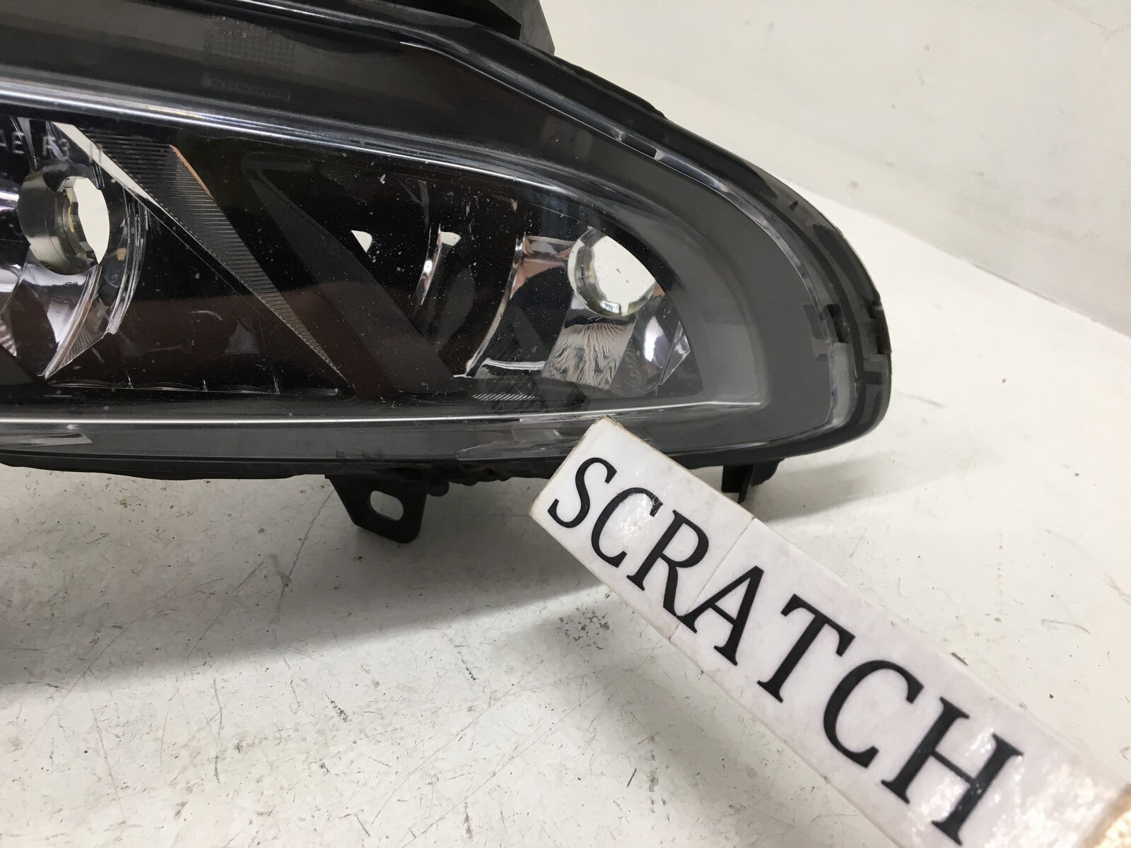 Fog light Damaged Lamp Drivers Side LH Nissan Maxima 2016-2018 OEM
