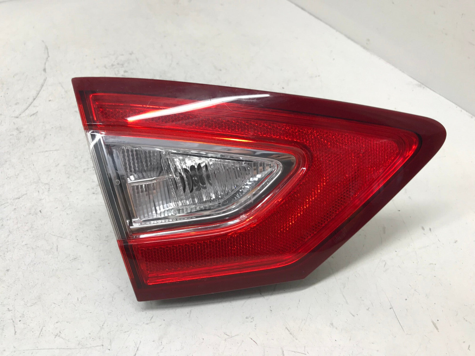 Tail light Damaged Left LH Driver Ford Fusion 2013 - 2016 DS73-13A603-AD OEM