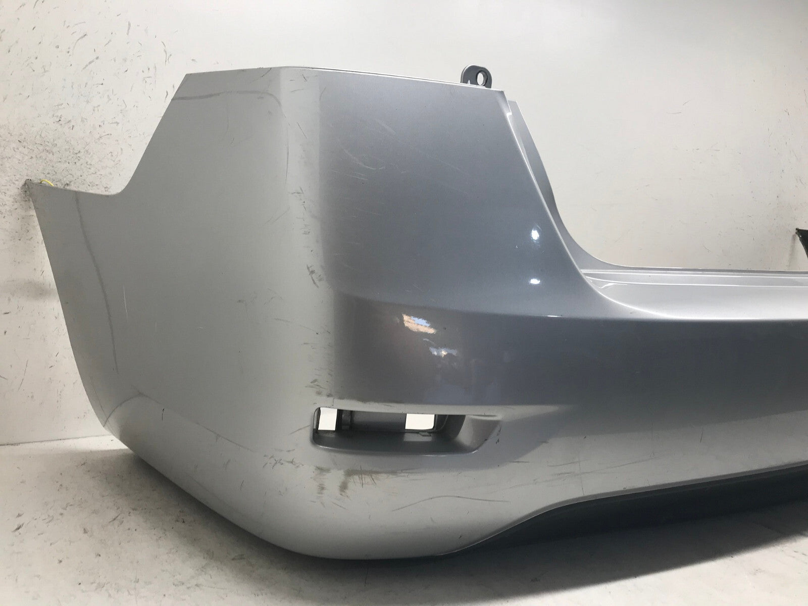 Rear Bumper Cover Silver Nissan Sentra SR/SR Turbo 2016-2018 85022-3SH0H OEM