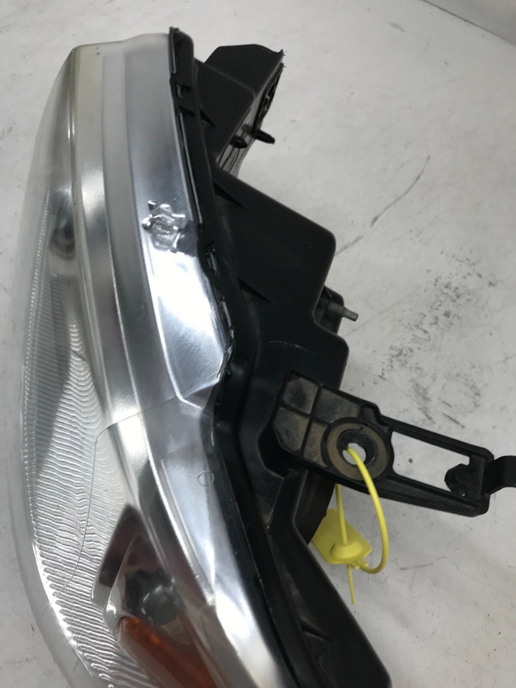 Headlight Damaged Left LH Driver 2004-2008 Ford F-150 7L3J-13006-A OEM