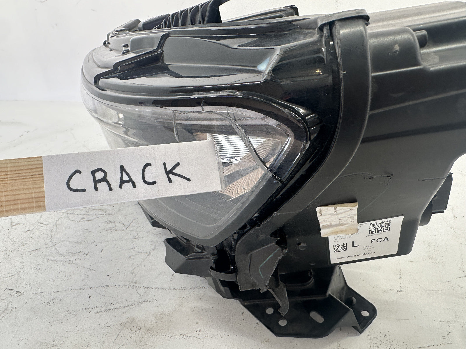 Headlight Damaged Driver LH 2021 22 2023 2024 Jeep Grand Cherokee 68376993AE OEM