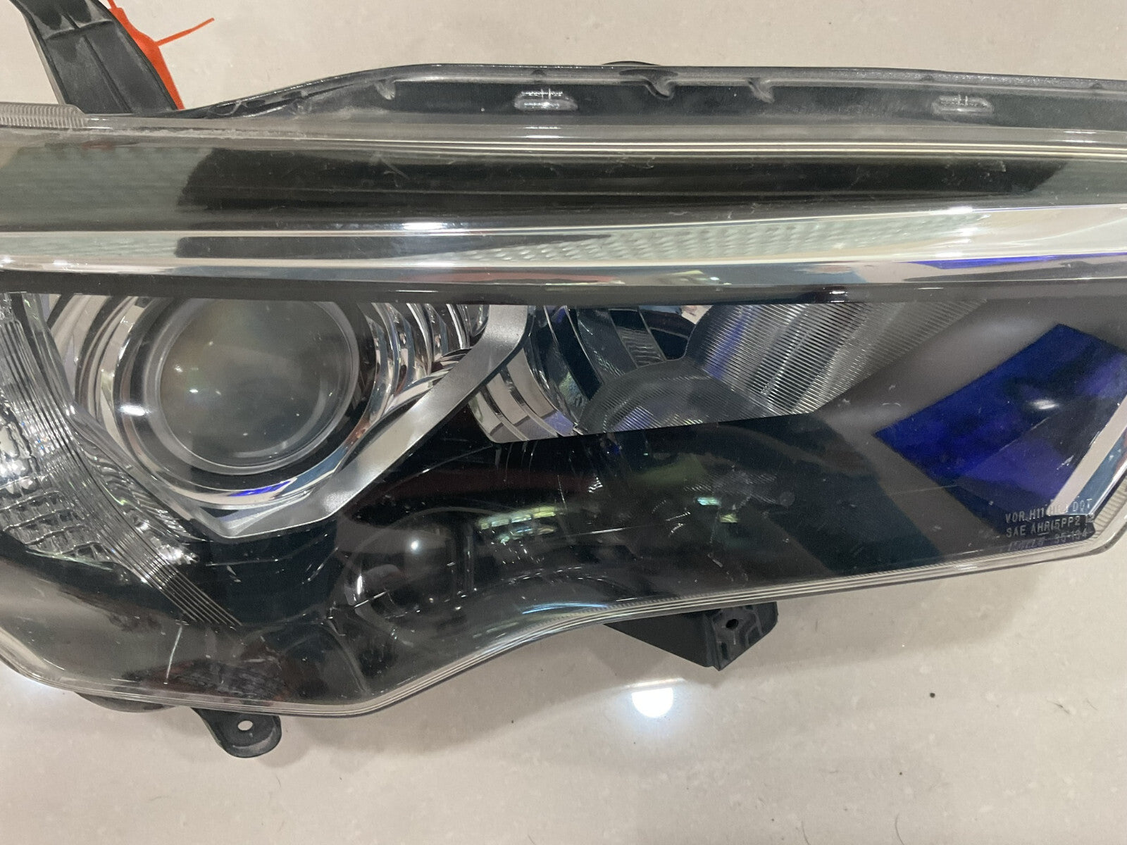 Headlight Damaged Right Passenger RH 2014-2020 Toyota 4Runner 99226-81017 OEM
