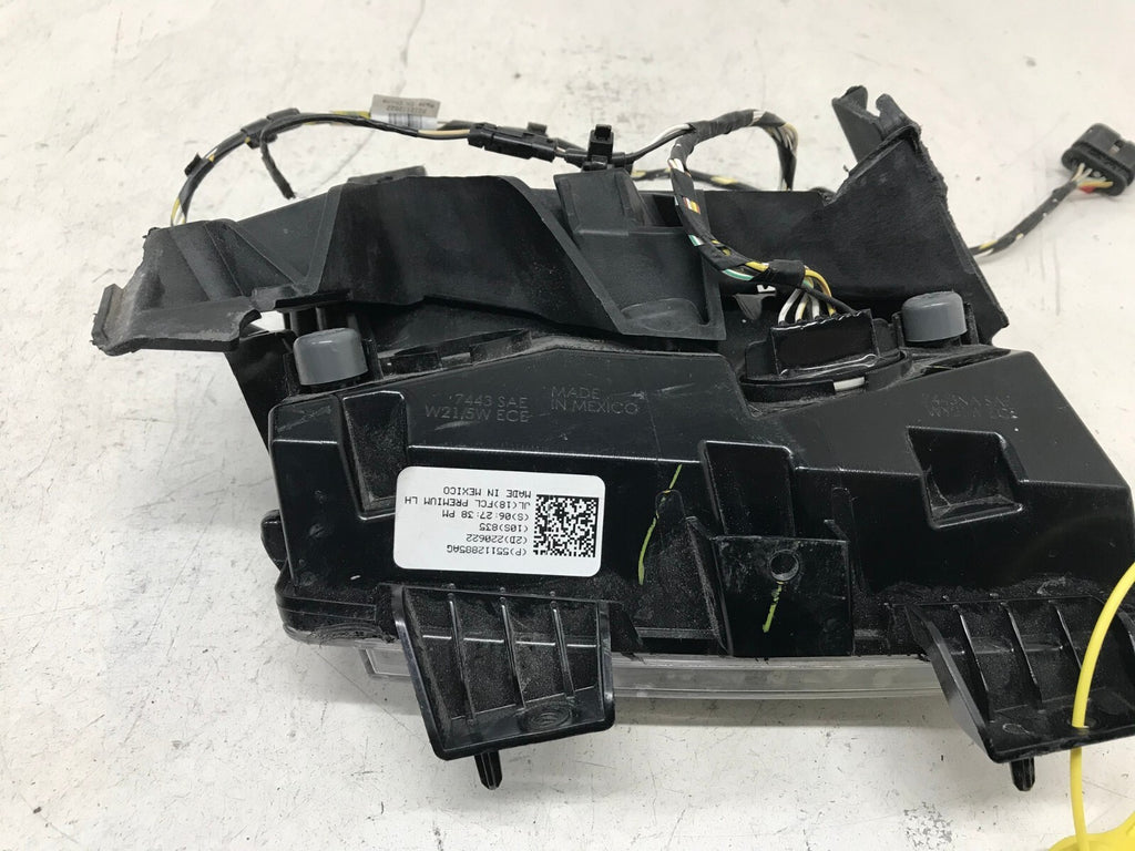 Tail light Damaged Driver LH Left 18-25 Wrangler JL Gladiator 55112885AG OEM