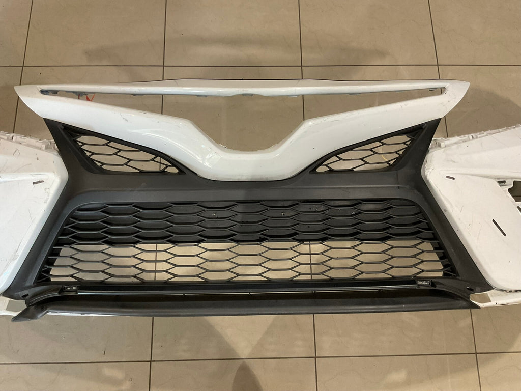 Front Bumper Cover White Toyota Camry XSE SE Hybrid SE 2018-20 52119++06E20 OEM