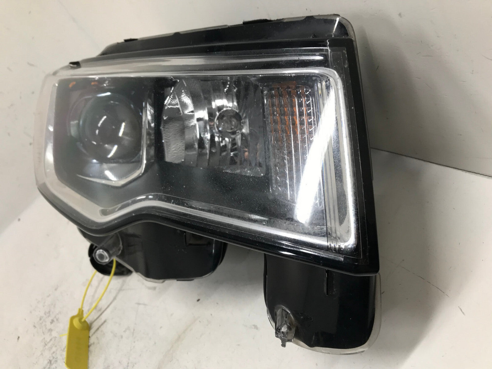 Headlight Damaged RH Passenger Jeep Grand Cherokee 17-22 68289234AF OEM