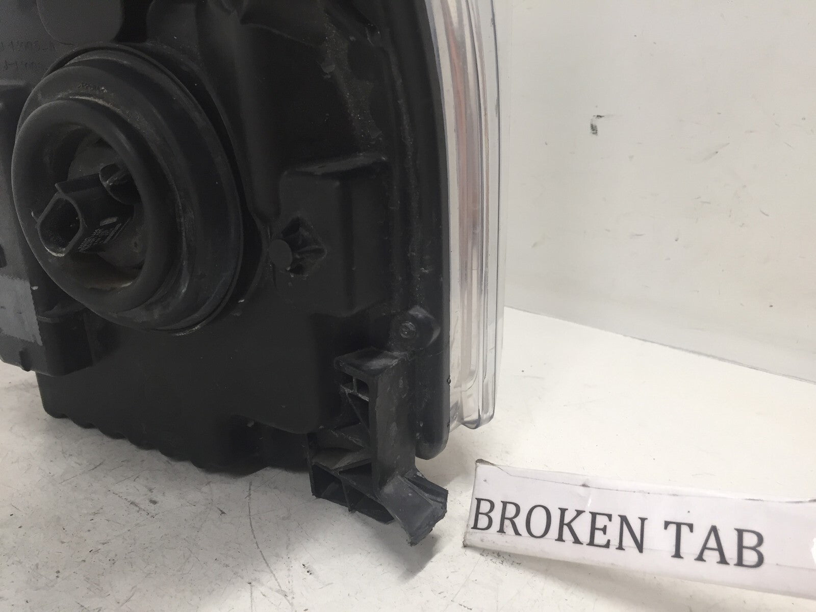 Headlight Damaged Passenger RH Ford F 250 F 350 2017 2018 2019 JC3B-13005-AC OEM