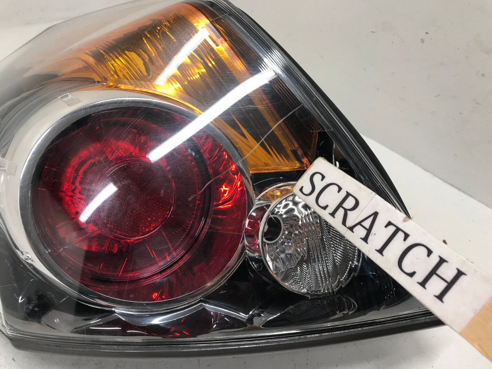 Tail light Damaged Left LH Driver Nissan Altima 2007-2009 26555ZN50A OEM