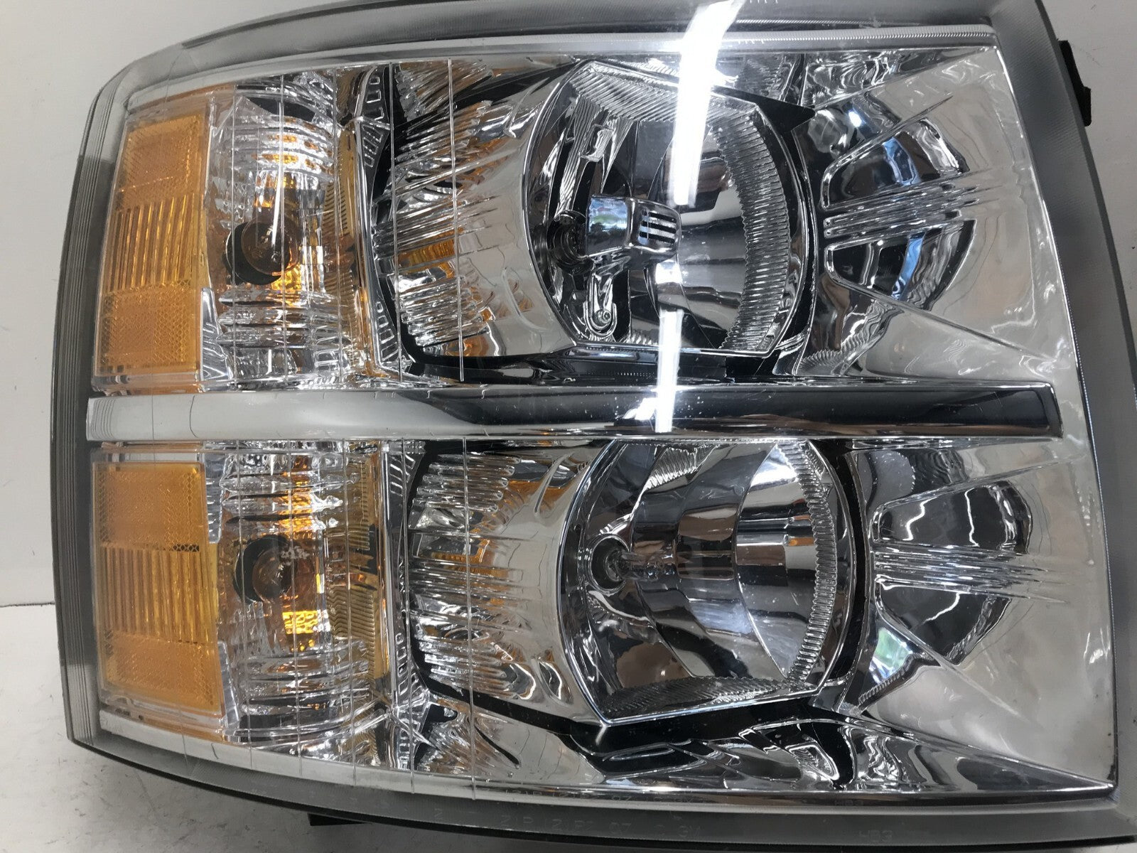 Headlight Damaged RH Right Chevy Silverado 1500 2500 3500 07-2013 22853028 OEM
