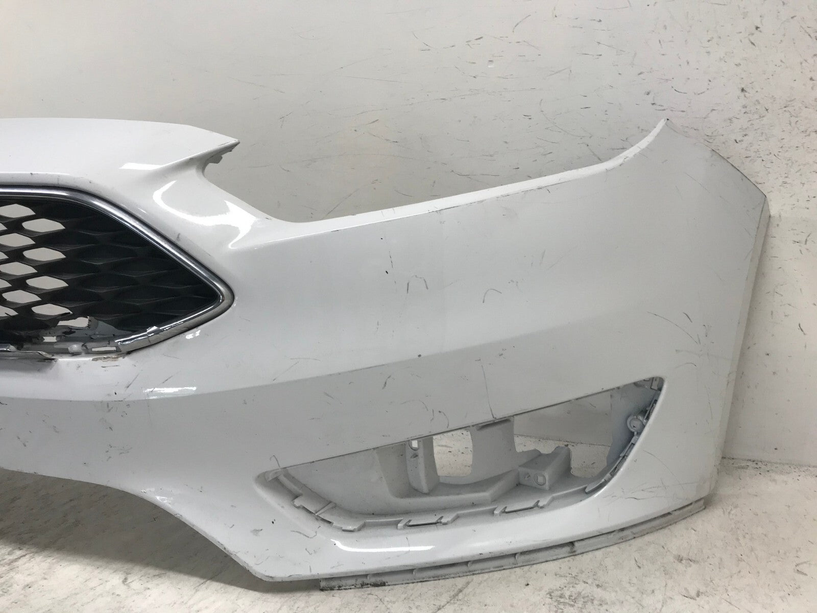 Front Bumper Cover White Ford Focus S SE 2015-2018 F1EB-17757-CF OEM