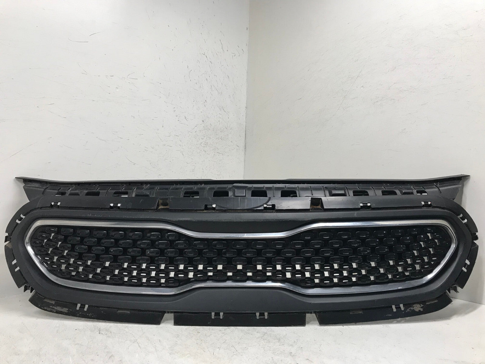 Grille Grill 2017-2019 Kia Niro Non EV 86350-G5000 OEM