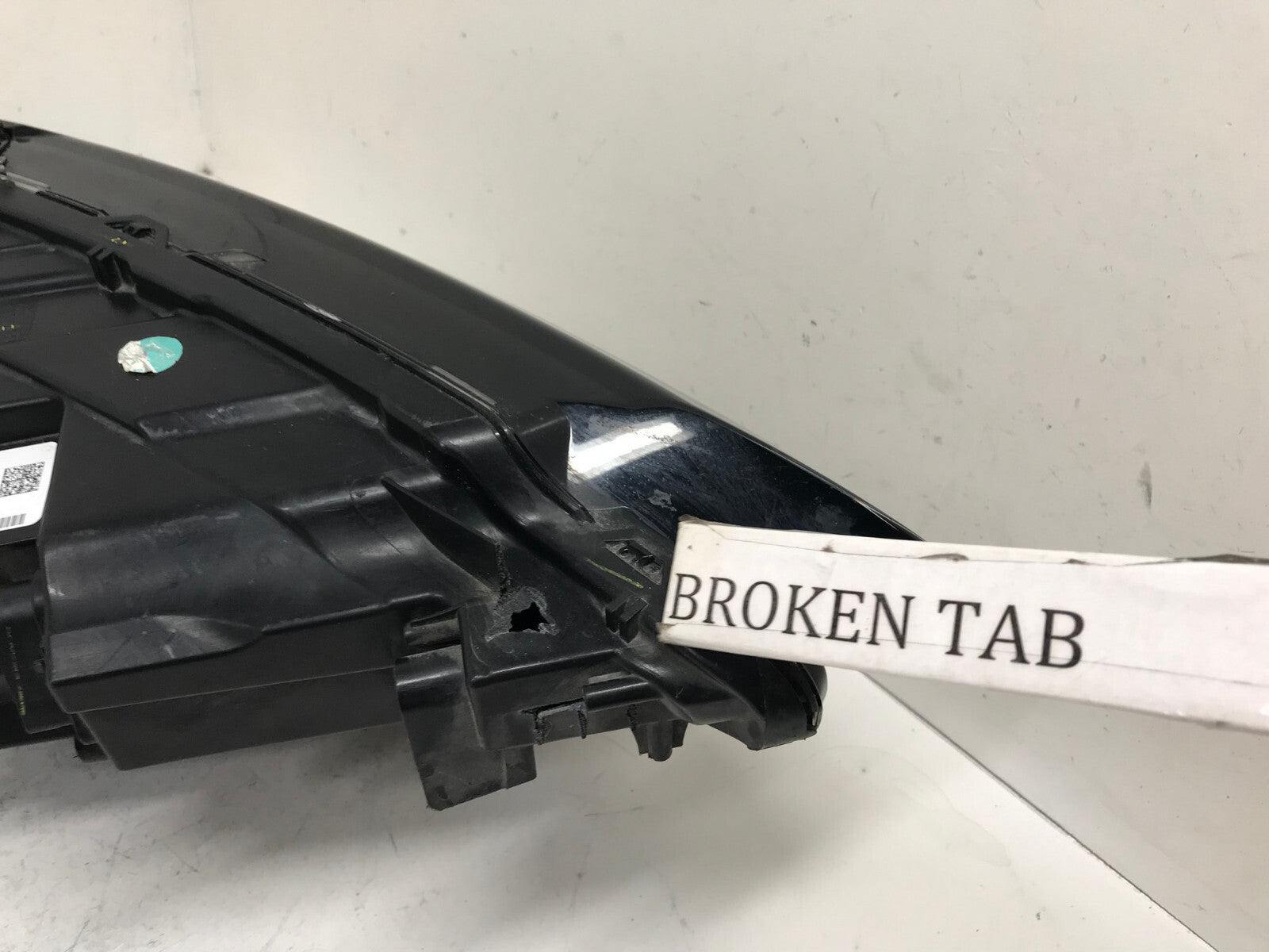 Headlight Damaged LED Left LH Driver Volkswagen Jetta 2019-2022 17A941035C OEM
