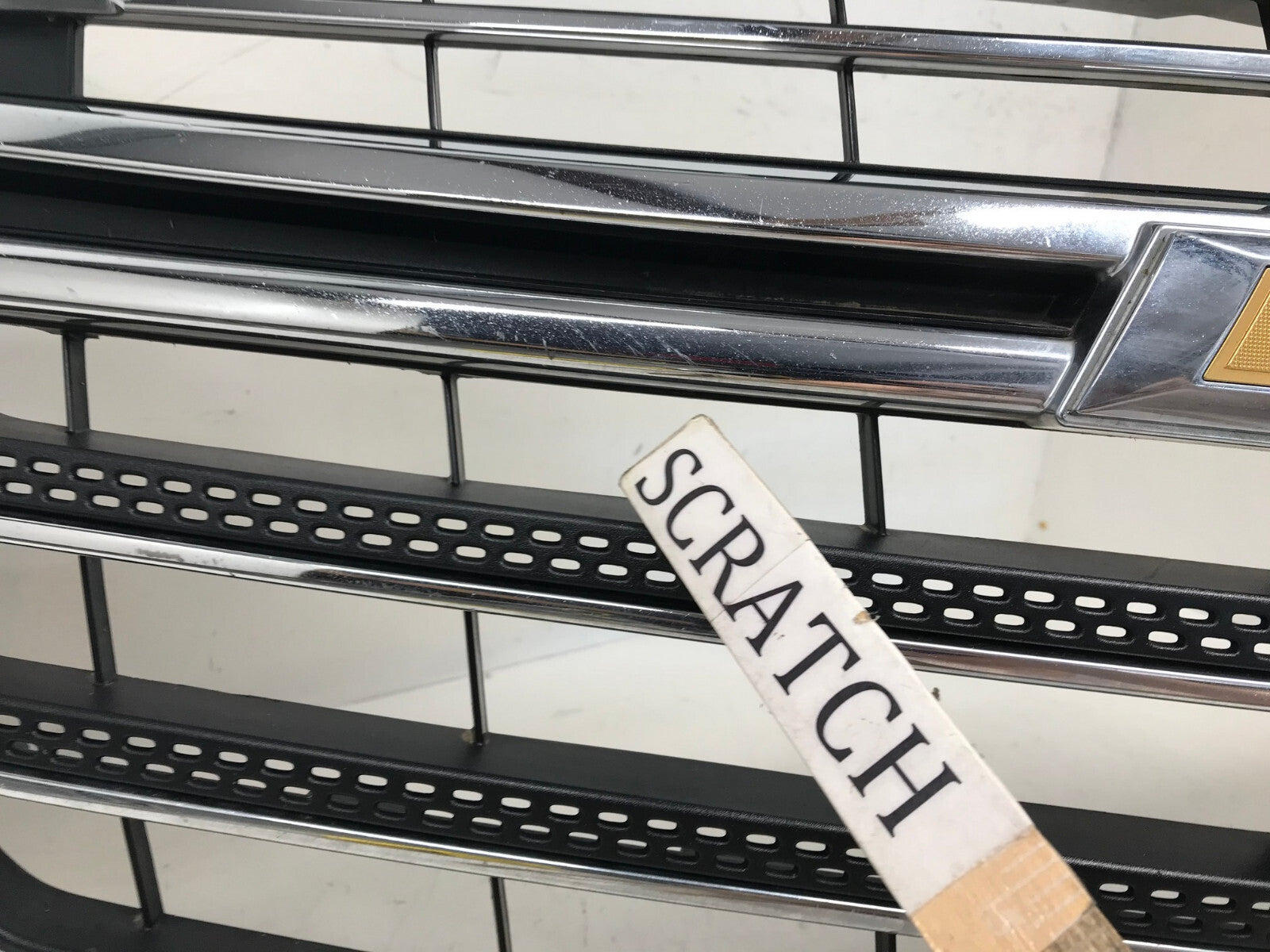 Grille Grill 2018-2020 Chevrolet Traverse 23376131 OEM