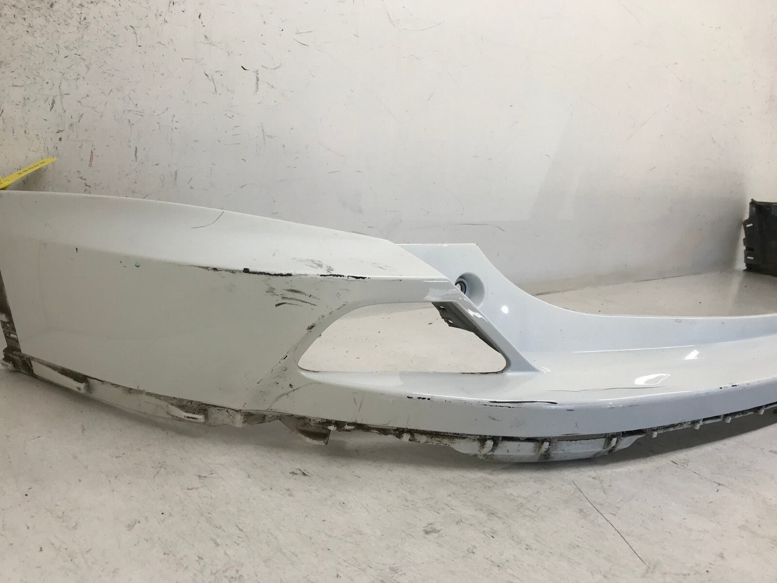 Rear Bumper Cover White 16-18 Toyota RAV4 Hybrid Limited/LE/XLE 52159-0R120 OEM
