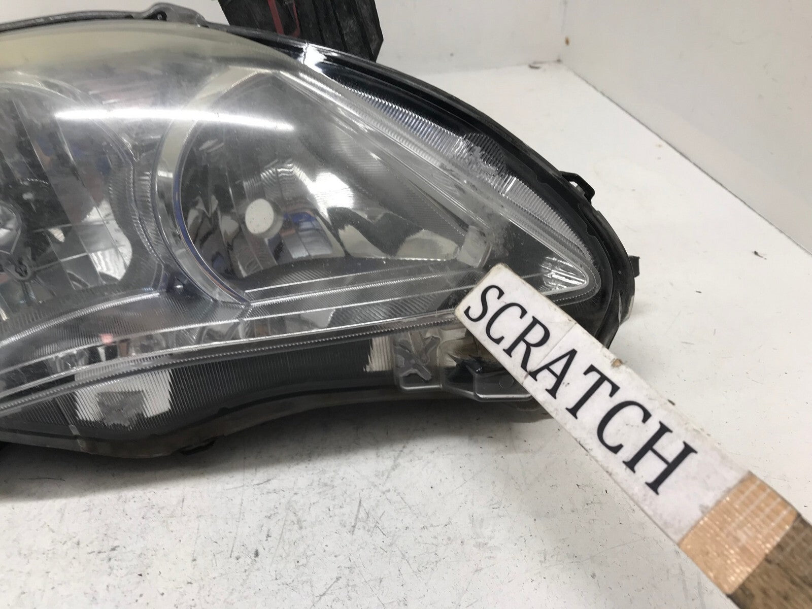 Headlight Damaged Passenger RH 2011 2012 2013 Toyota Corolla 81130-12F10 OEM
