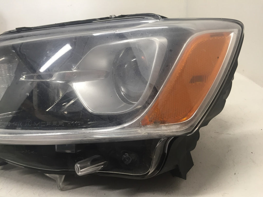 Headlight Damaged Halogen Driver LH Jeep Grand Cherokee 2014-2016 68110997AD OEM