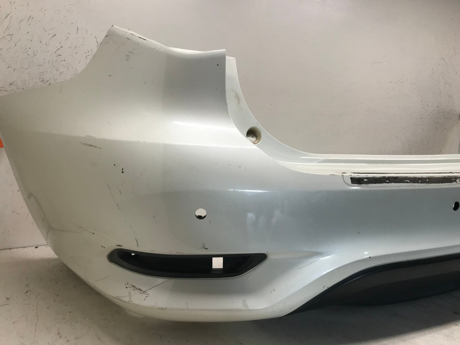 Rear Bumper Cover White 2016-2020 Infiniti QX60 Base/Hybrid 85022-9NC0H OEM