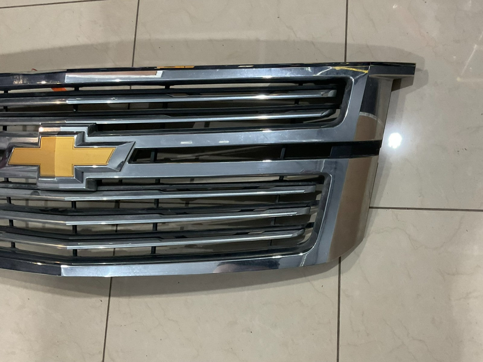 Grille Grill 2015-2020 Chevrolet Tahoe Suburban anh72352 OEM