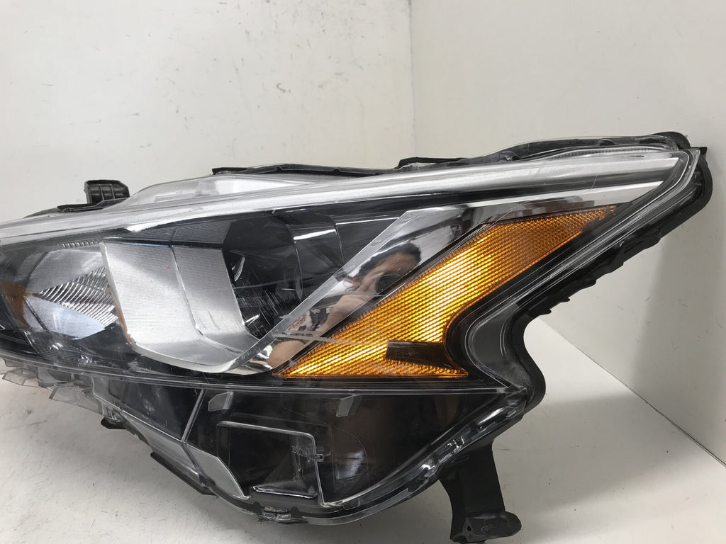 Halogen Headlight Damaged Left Driver LH Nissan Altima 2019-2021 1EJ94966701 OEM