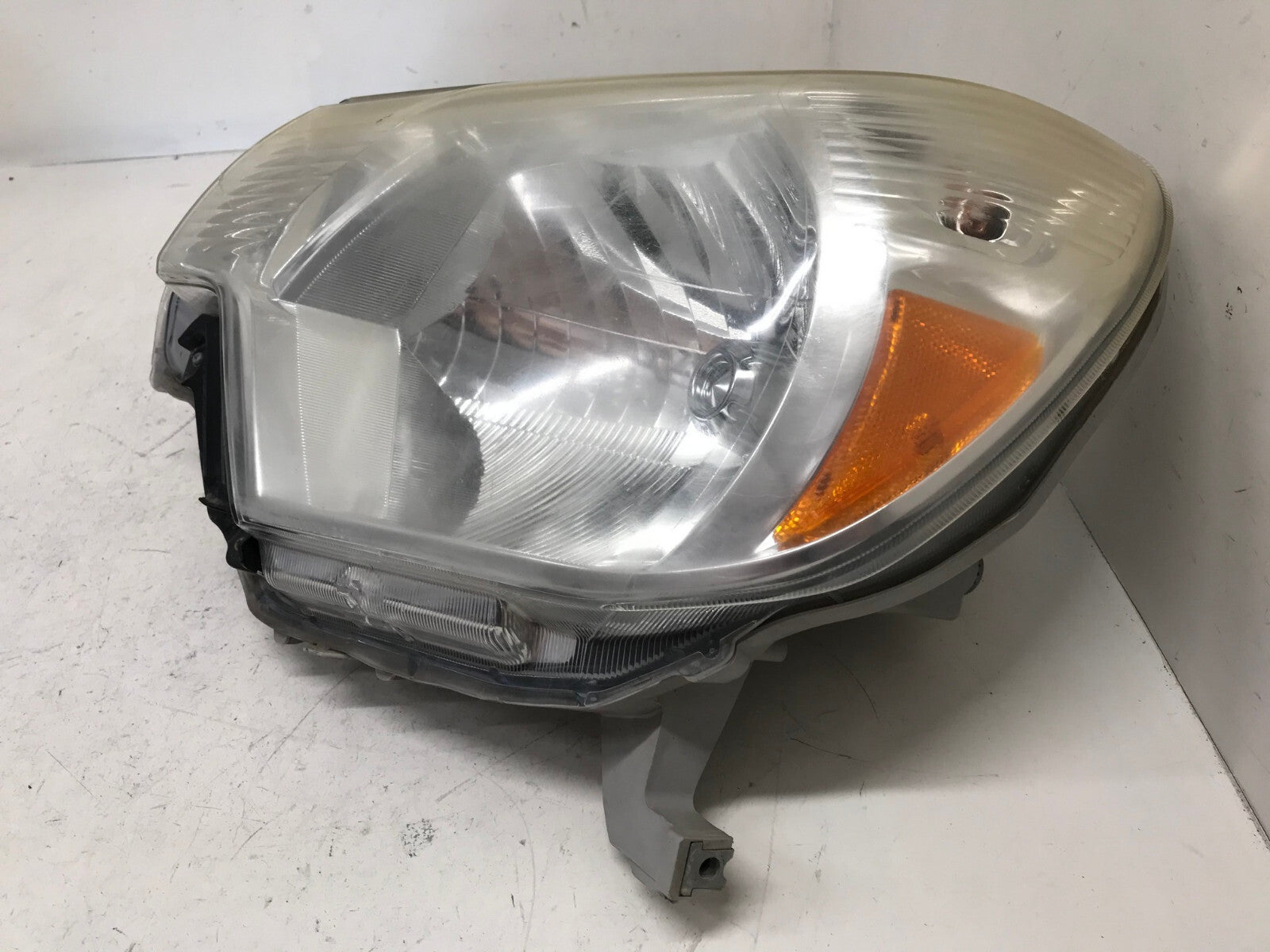 Headlight Damaged Left LH Driver Toyota Tacoma 2012 2015 81150-04180 OEM