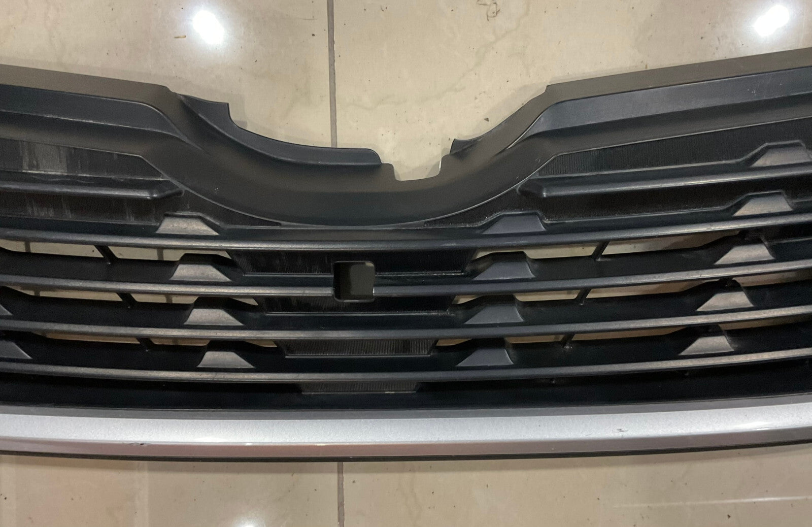 Grill Grille Black/Silver Trim 2019 2020 2021 Subaru Forester 91122SJO20 OEM
