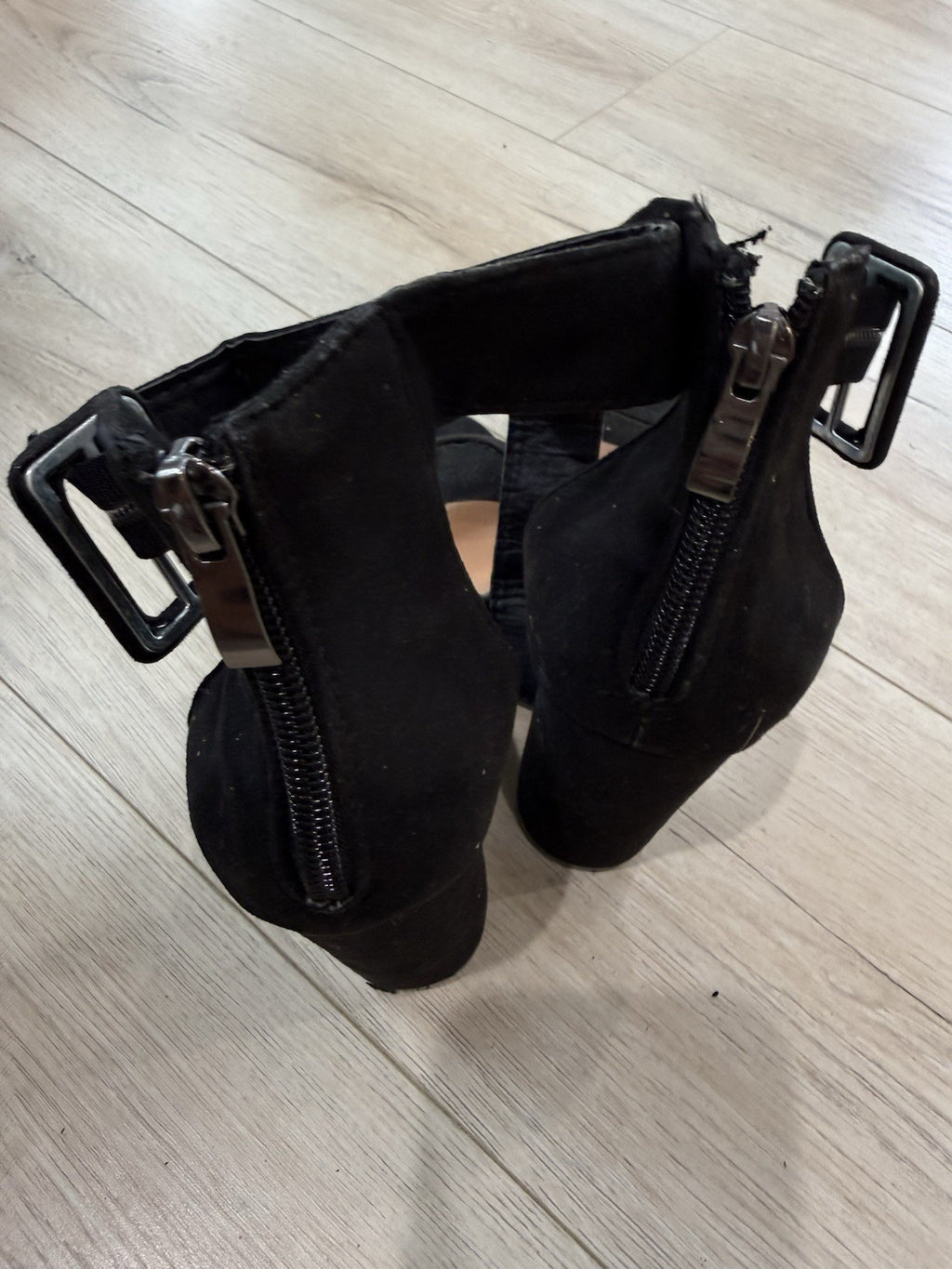 Rouge Helium High Heels - size 7.5