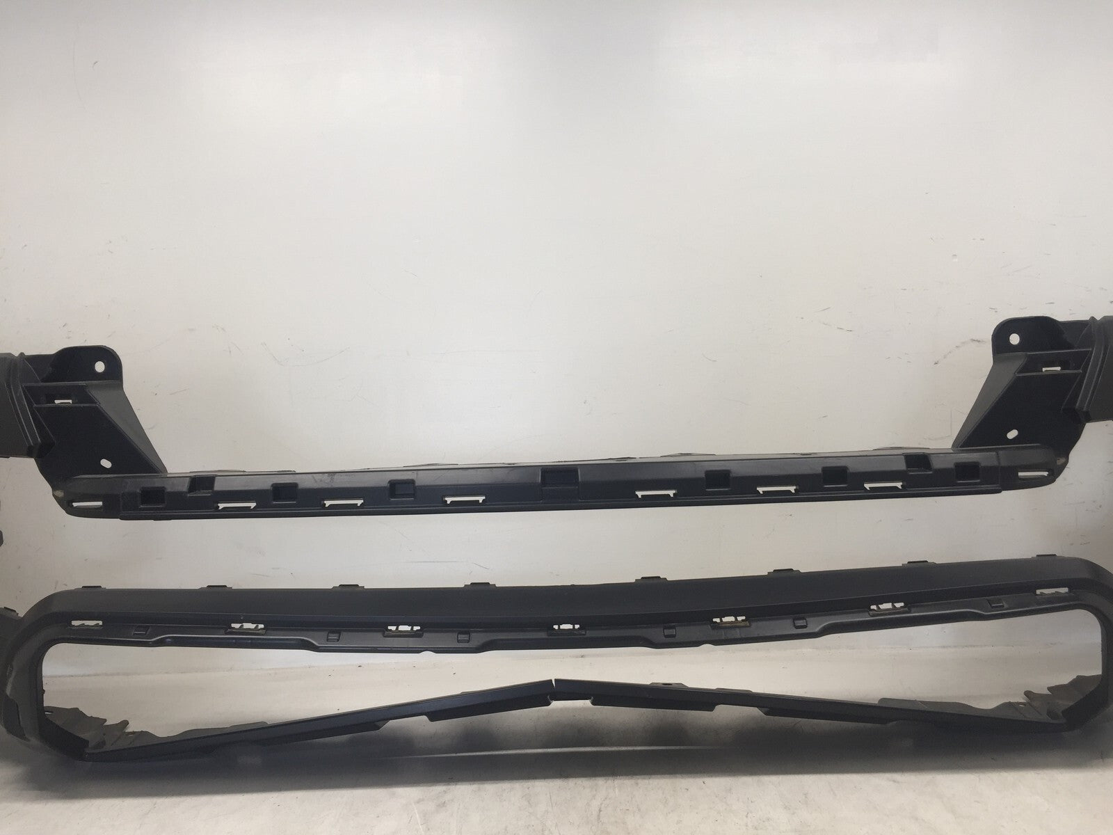 Front Bumper Cover Toyota Tacoma SR SR5 Limited 2016-2019 52119-04220 OEM4