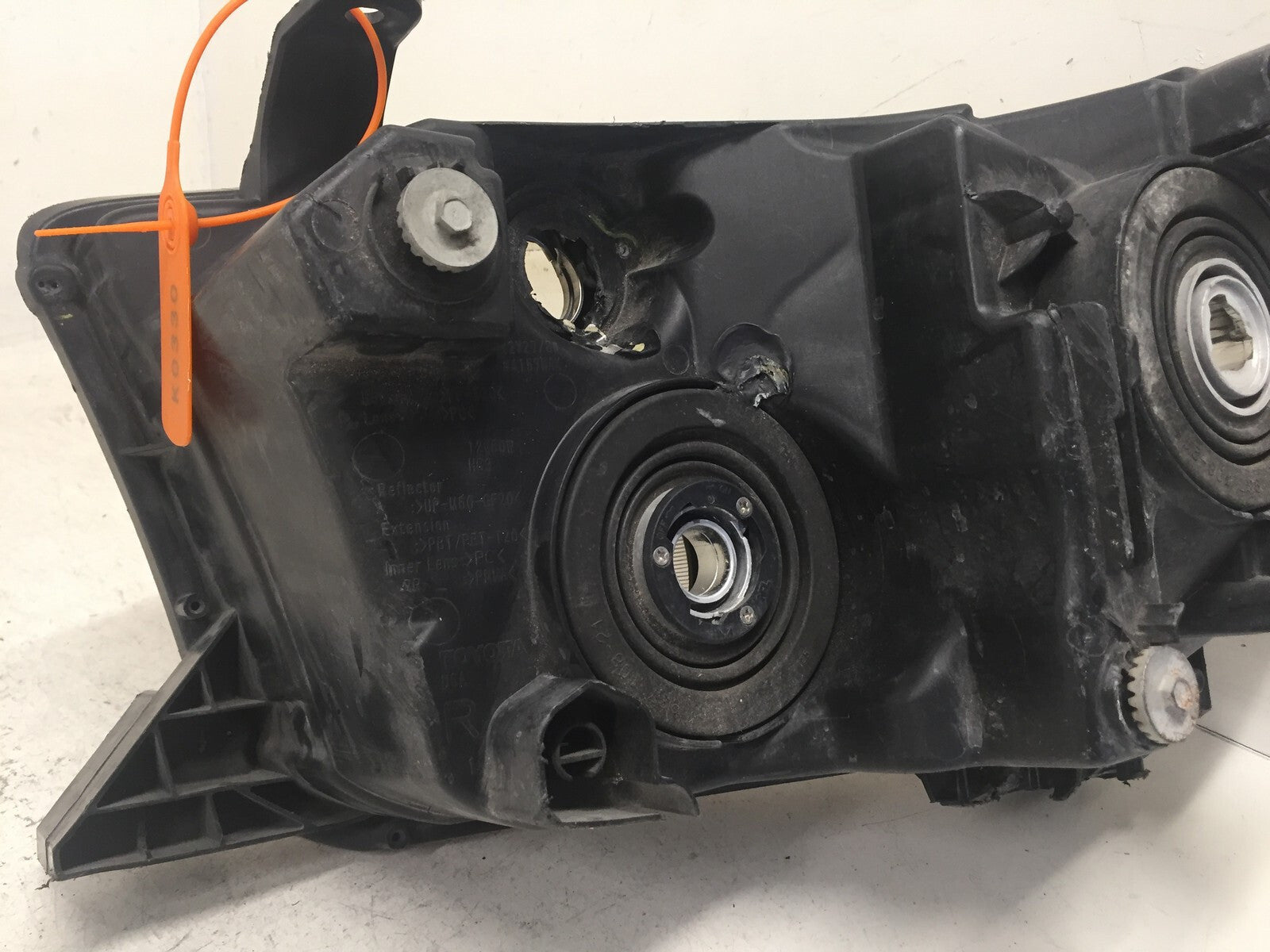 Halogen Headlight Damaged Right Passenger RH Toyota Sequoia Tundra 2008-2013 OEM