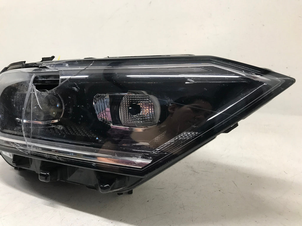 Headlight Damaged RH Volkswagen Jetta (For Parts Only) 2019-2021 17A941036F OEM