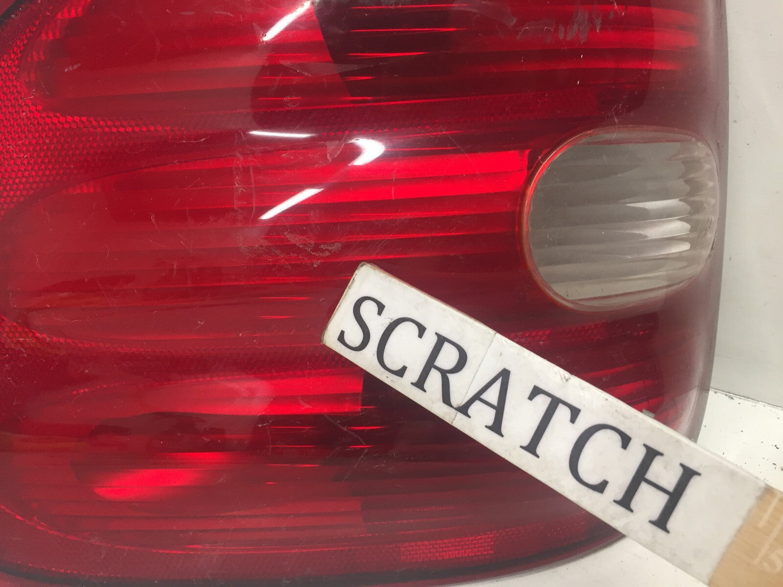 Tail light Damaged Lamp Rear Passenger RH Ford F150 97-00 F65Z-13404-BG OEM