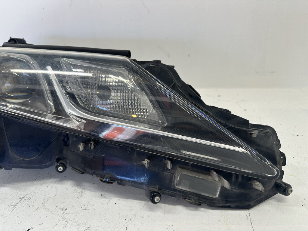 Headlight Damaged Right Passenger RH 2018 - 2021 Toyota Camry 81110-06C40 OEM