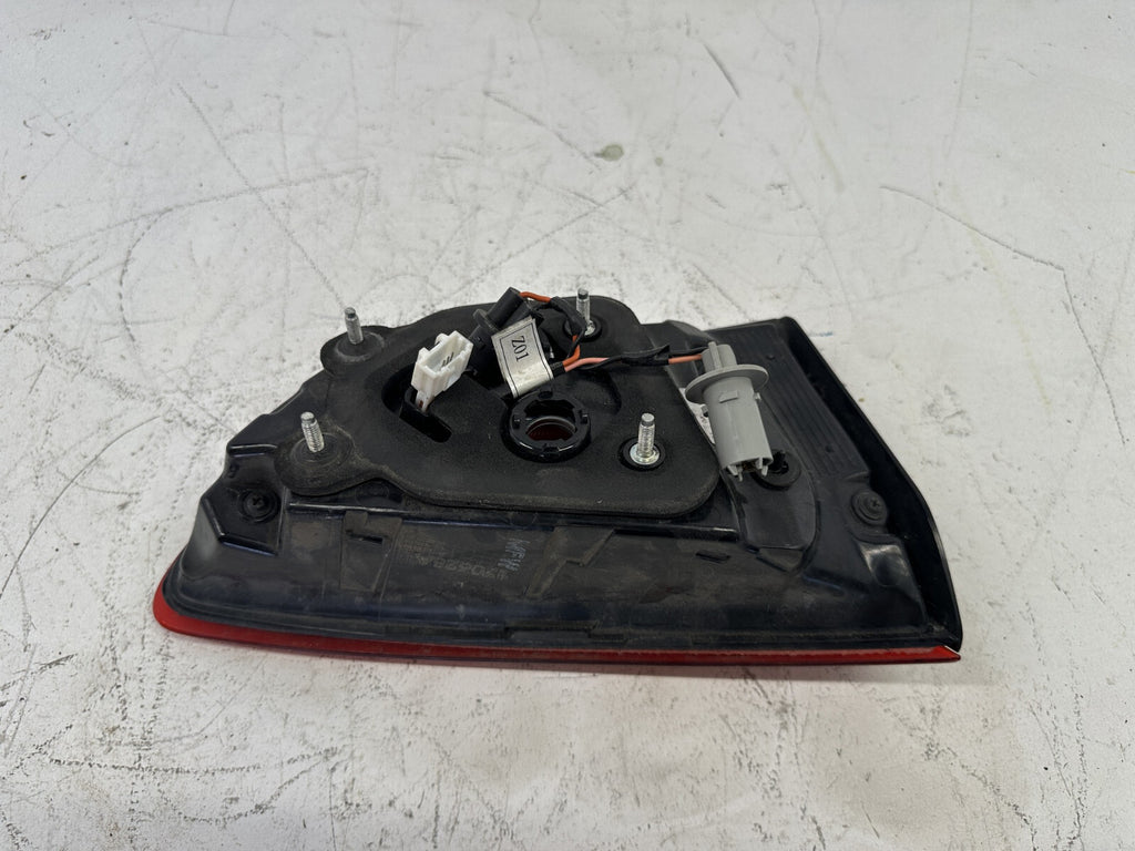 Tail Light Right RH Damaged 2018-2020 Hyundai Elantra GT i30 92404G4000 OEM