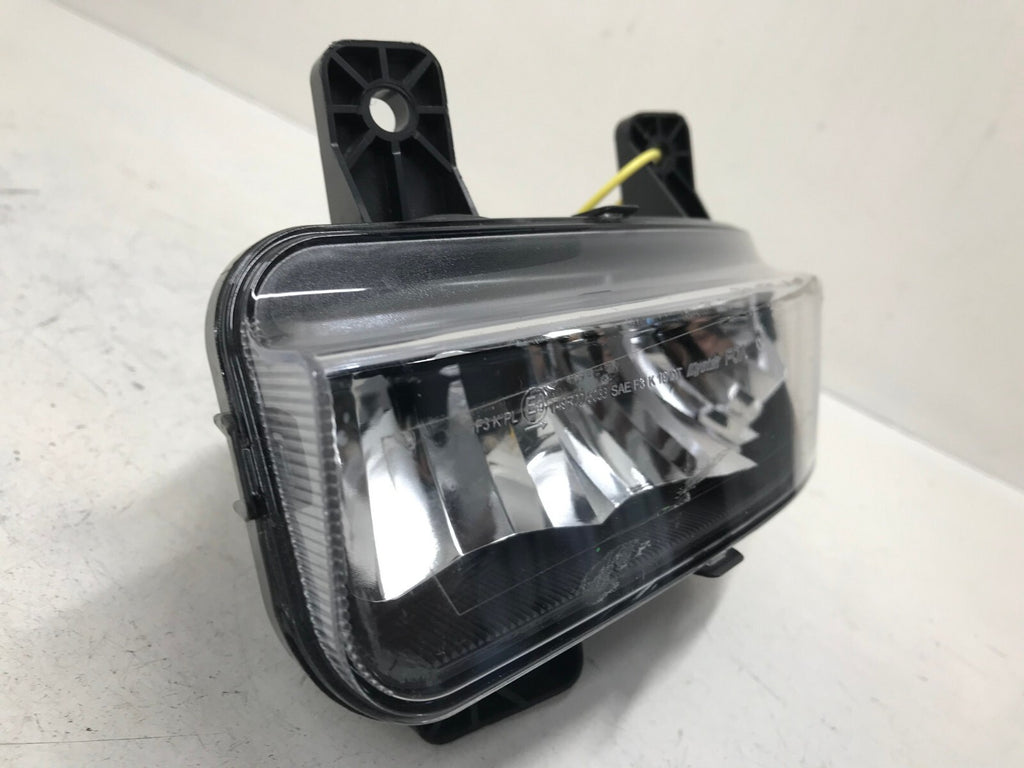 Fog light Damaged LH Driver  Dodge Ram 1500 2500 3500 19-21 2022 68477195AA OEM