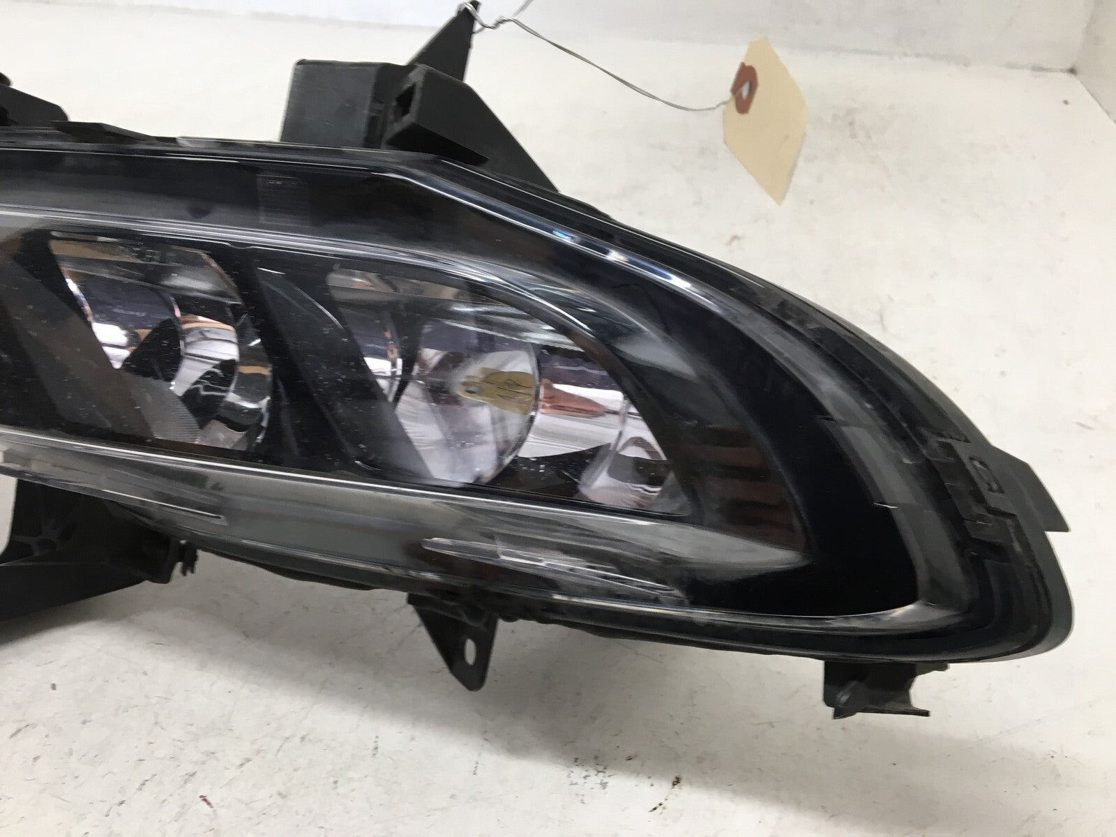 Fog light Damaged Lamp Drivers Side LH Nissan Maxima 2016-2018 OEM