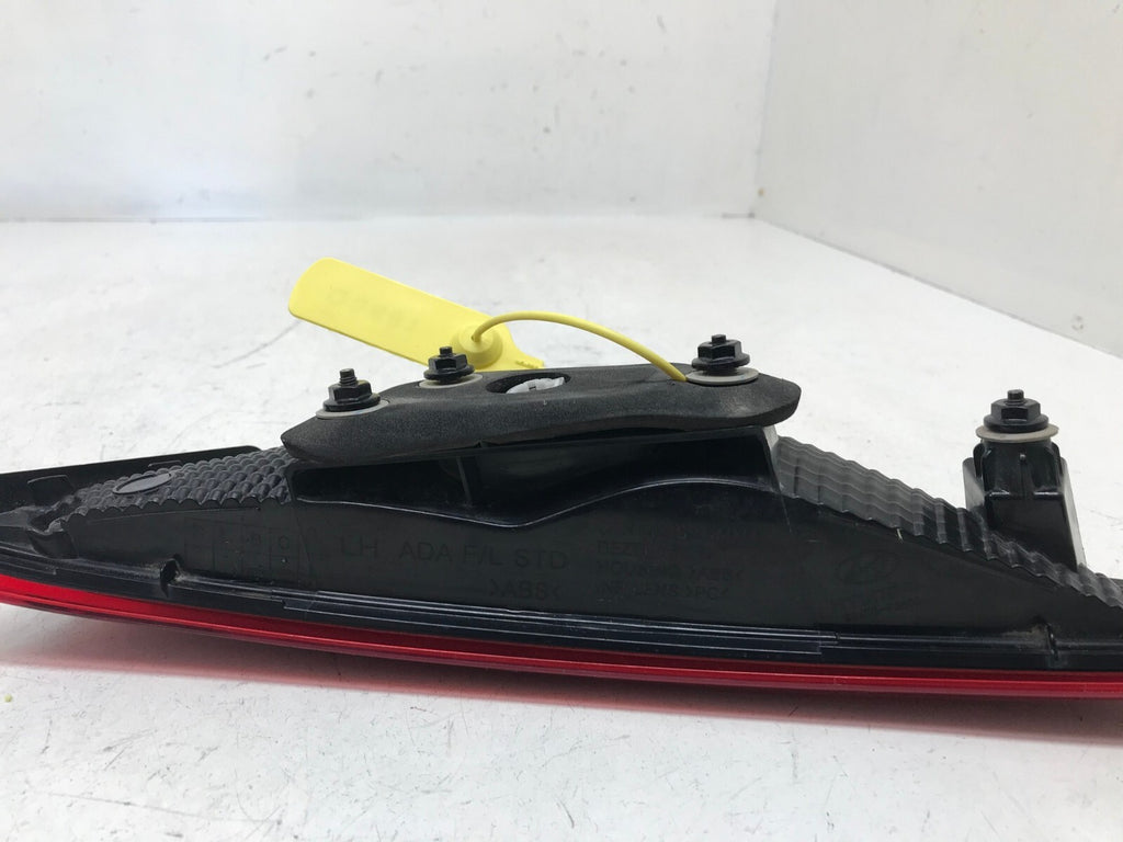 Tail light Damaged LH Driver 2019 - 2020 Hyundai Elantra 92403-F3500 OEM
