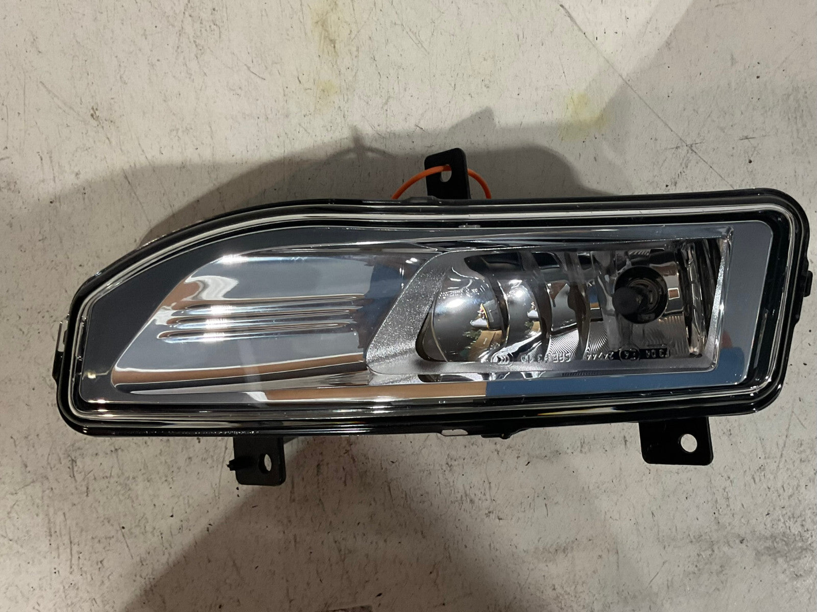 Fog light Damaged Right Passenger RH 2017 2019 Nissan Rogue 90078637 OEM
