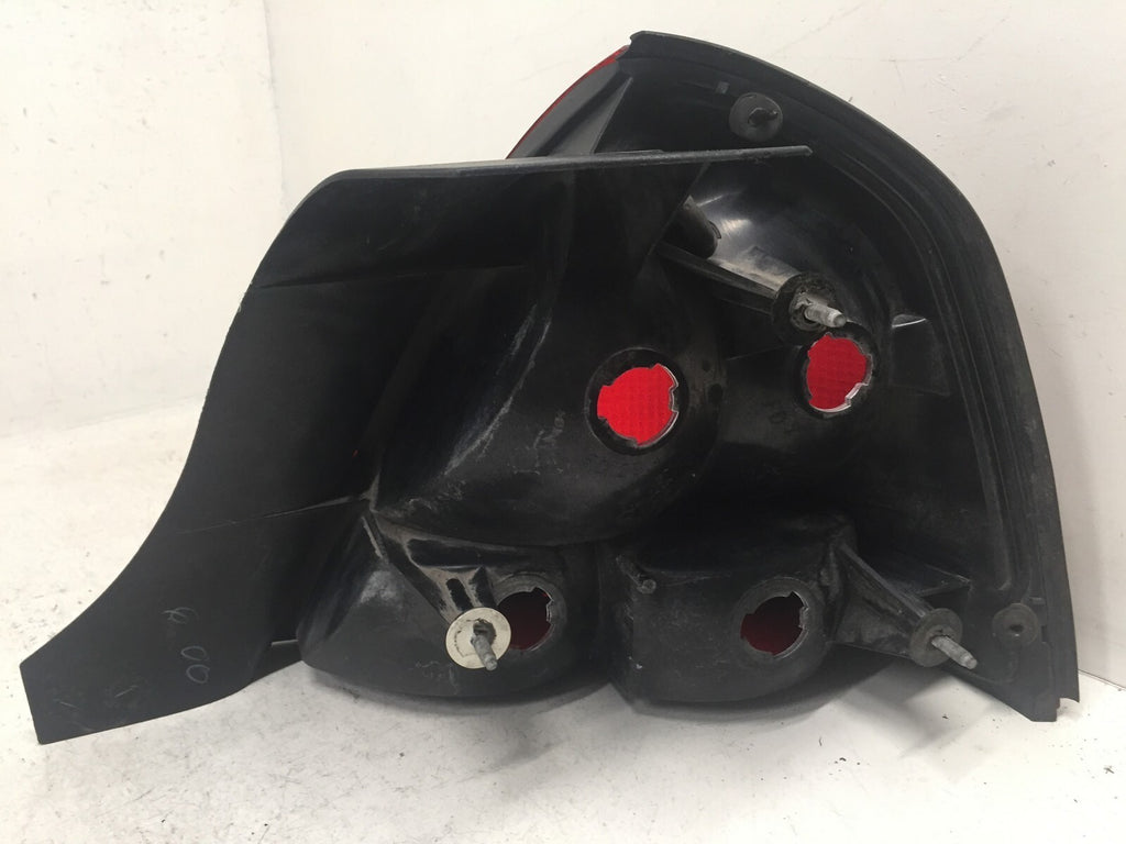 Tail light Damaged Lamp Driver LH Mercury Grand Marquis 98-02 XW3Z-13405-AA OEM