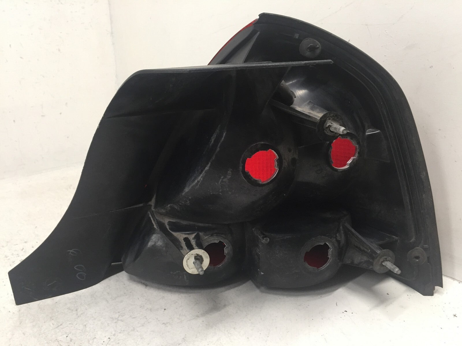 Tail light Damaged Lamp Driver LH Mercury Grand Marquis 98-02 XW3Z-13405-AA OEM