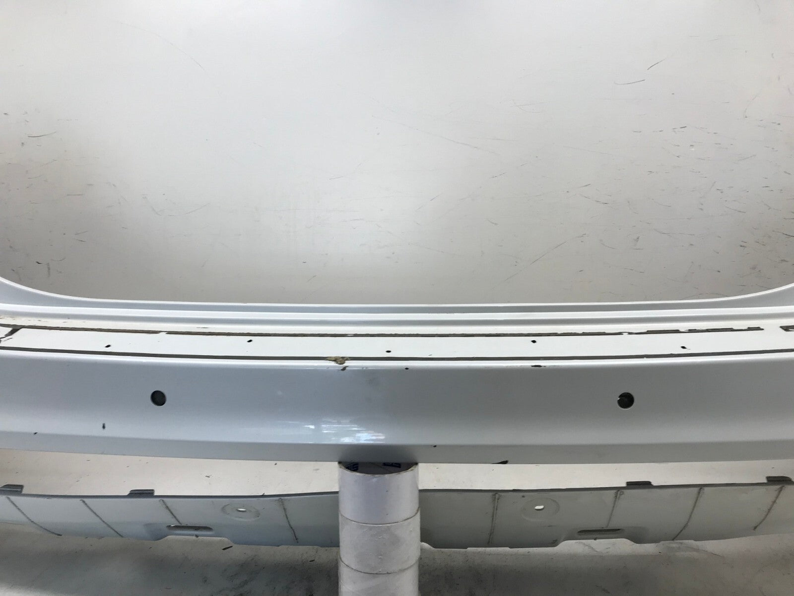 Rear Bumper Cover White 2011-2013 Kia Sorento SX w/Sensor Holes 86611-1U200 OEM