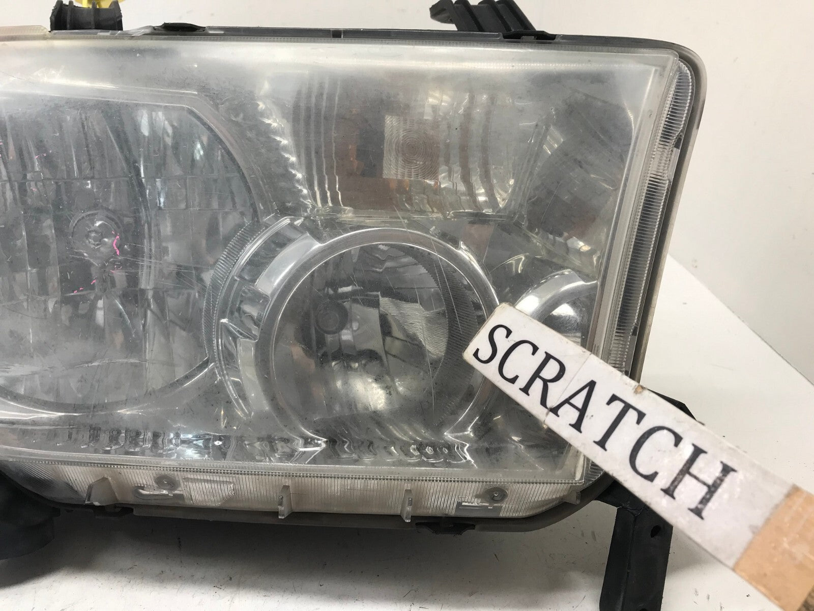 Headlight Damaged Passenger RH Right 81110-0C070 OEM