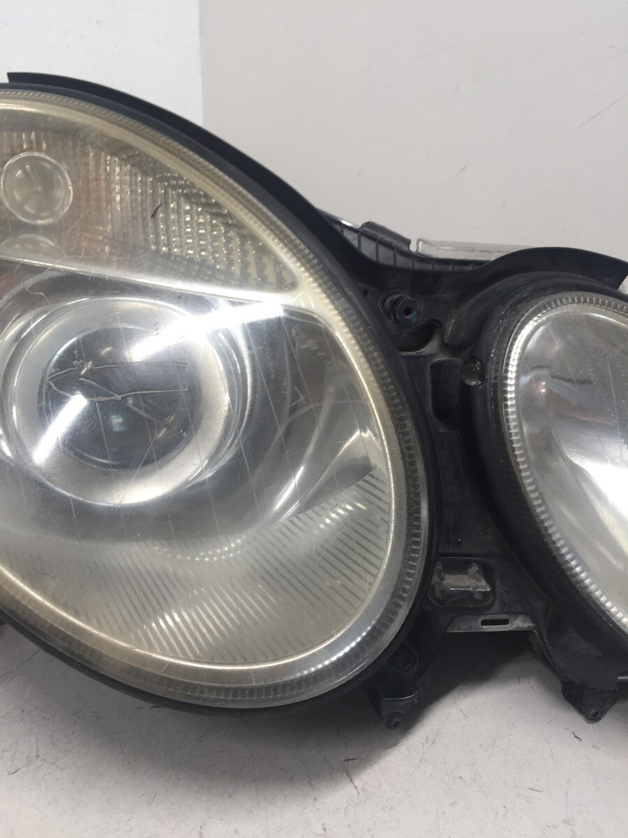 Headlight Damaged Passenger right side Mercedes Benz W211 E Class 2003-2006 OEM