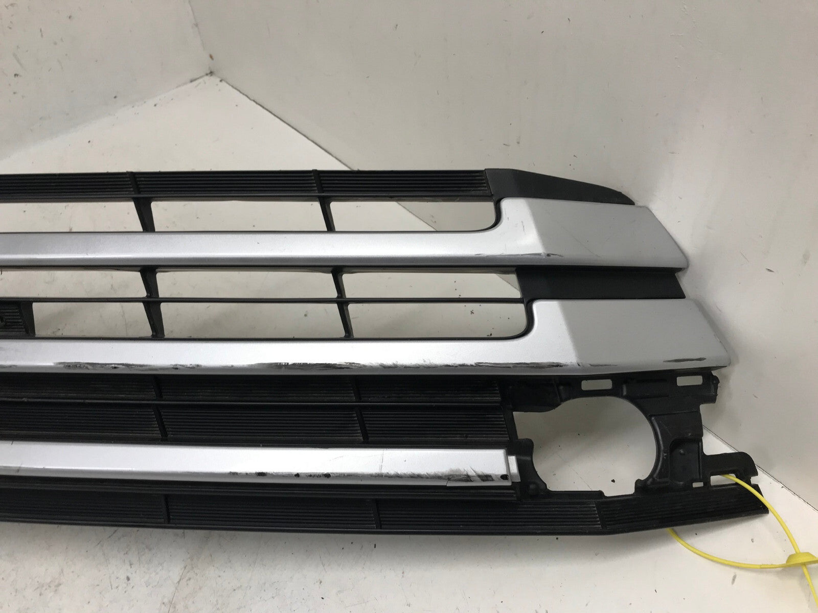 Grill Grille 2017-19 Toyota Highlander Suv 53112-0E180 OEM
