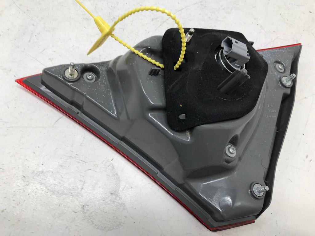 Tail light Damaged Left LH Driver Toyota Camry 2015 2016 2017 8159006410 OEM
