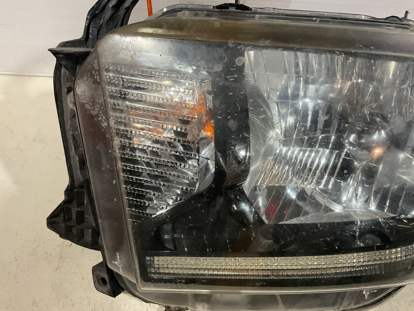 Headlight Damaged Driver LH 2014 2015 2016 2017 Toyota Tundra 4157NAK12V27 OEM