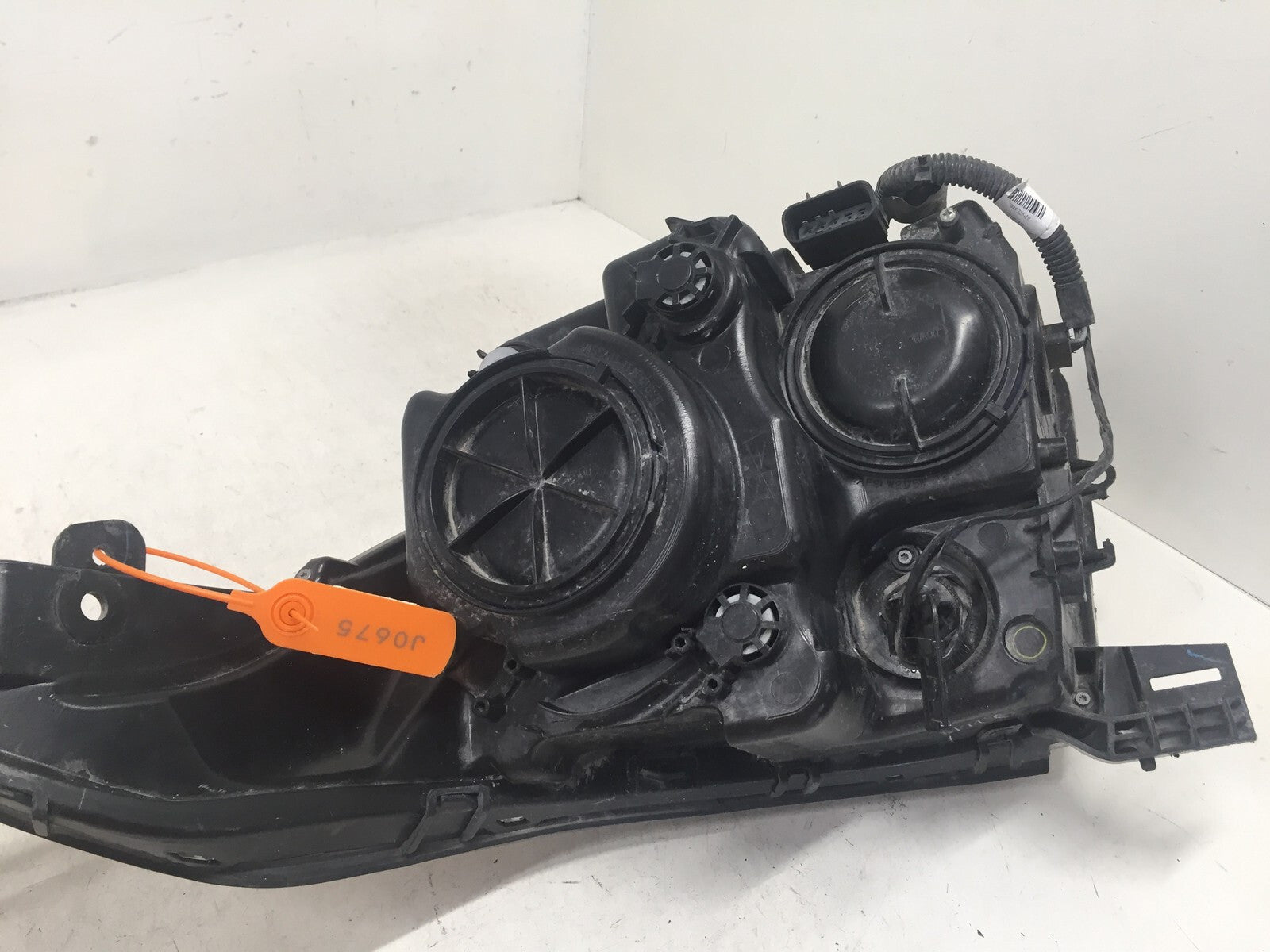 Halogen Headlight Damaged Headlamp Left Driver LH Cadillac SRX 10-16 OEM