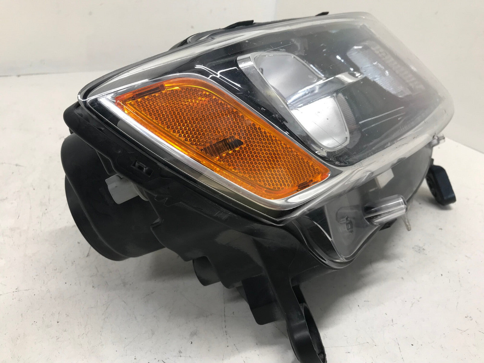 Headlight Damaged Passenger RH Jeep Grand Cherokee 2014 2015 2016 68110996AD OEM