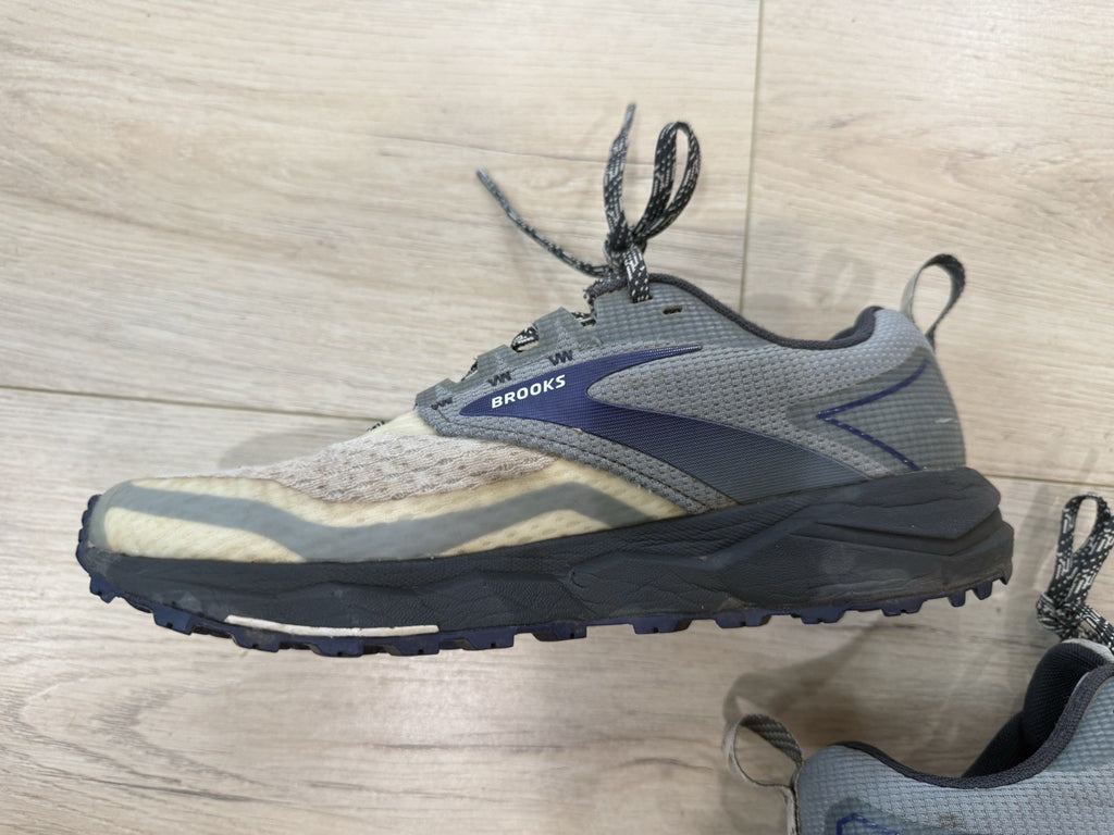 Brooks TRAIL Running Shoes White / Blue  Size 7