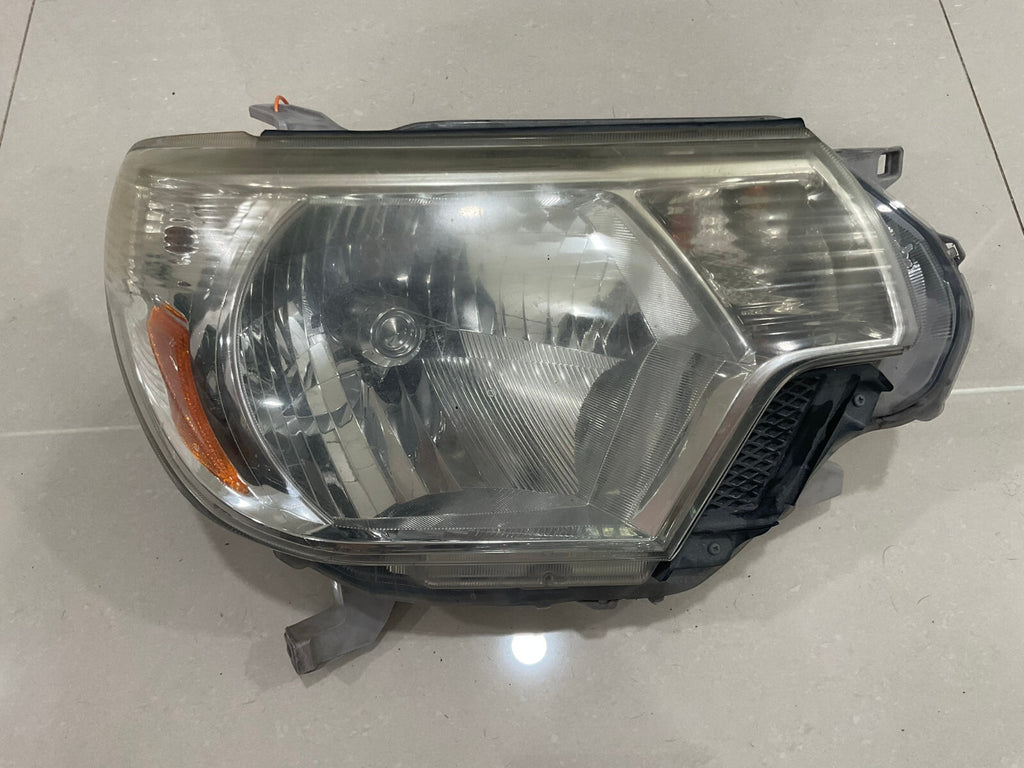 Headlight Damaged Right Passenger RH 2012-2014 Toyota Camry SAHR15PP2Y2+09 OEM