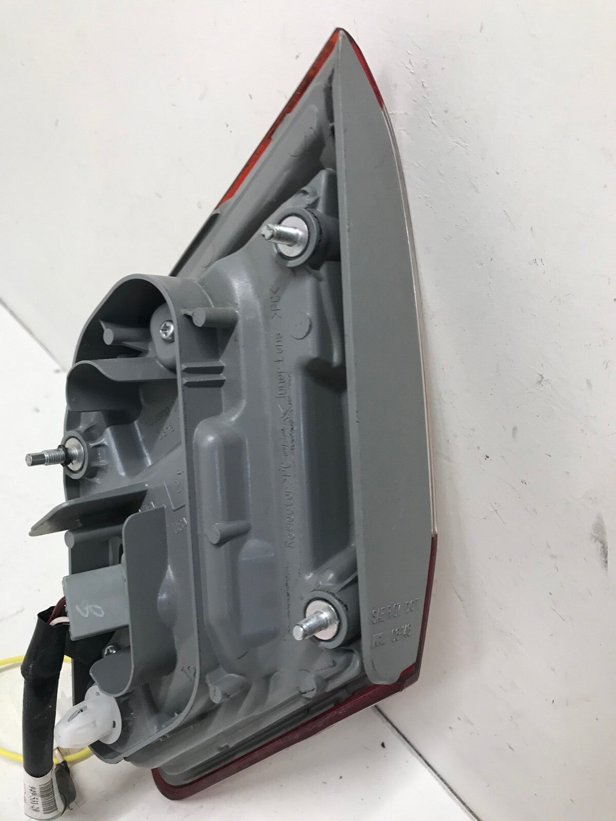 Tail light Damaged Left Driver LH Toyota Camry 2010-2011 8158133170 OEM